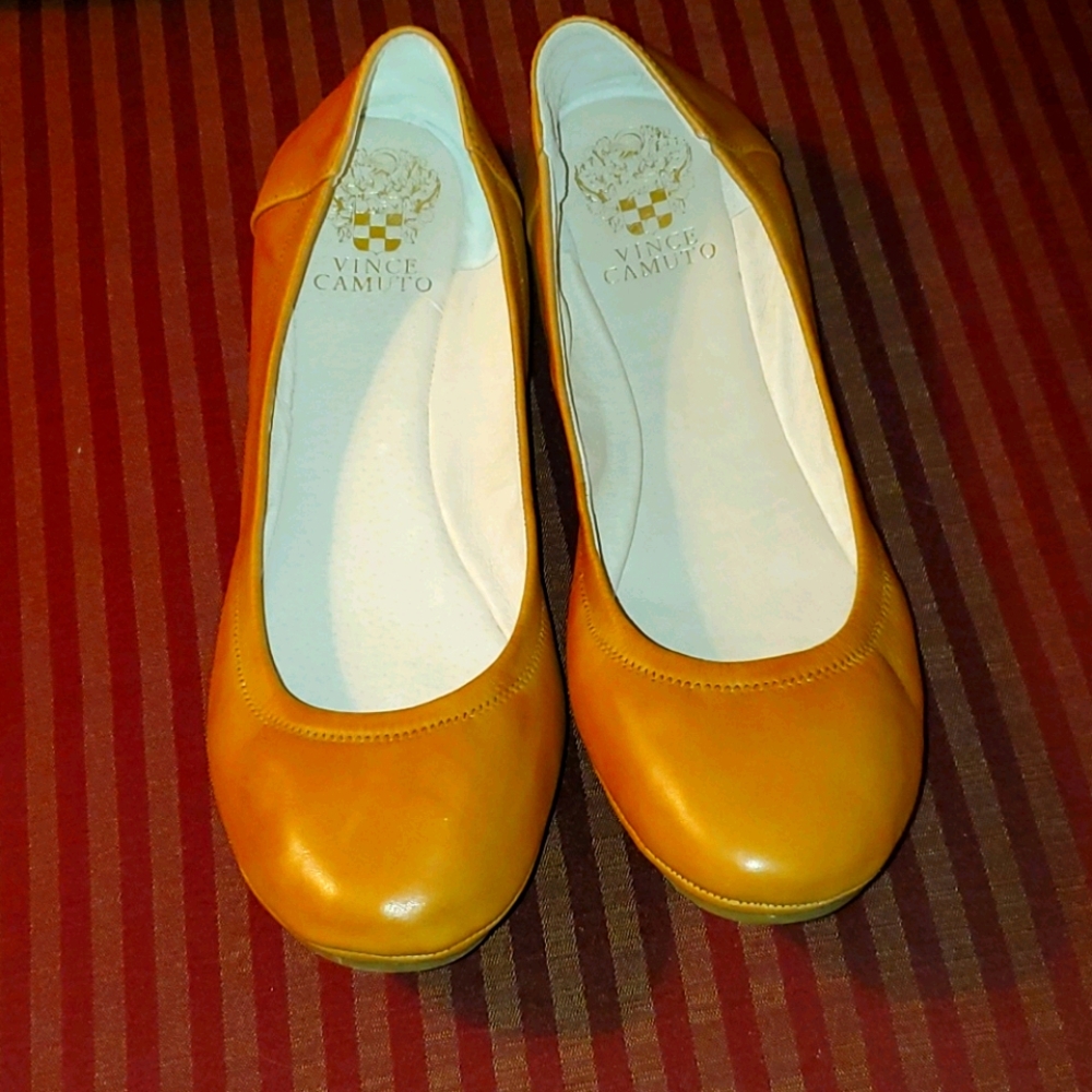 Vince Camuto Flats